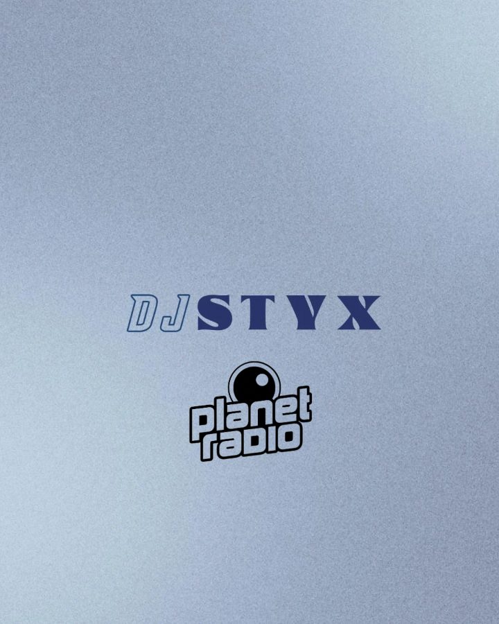 DJ STYX zusammen mit dem planet radio Logo